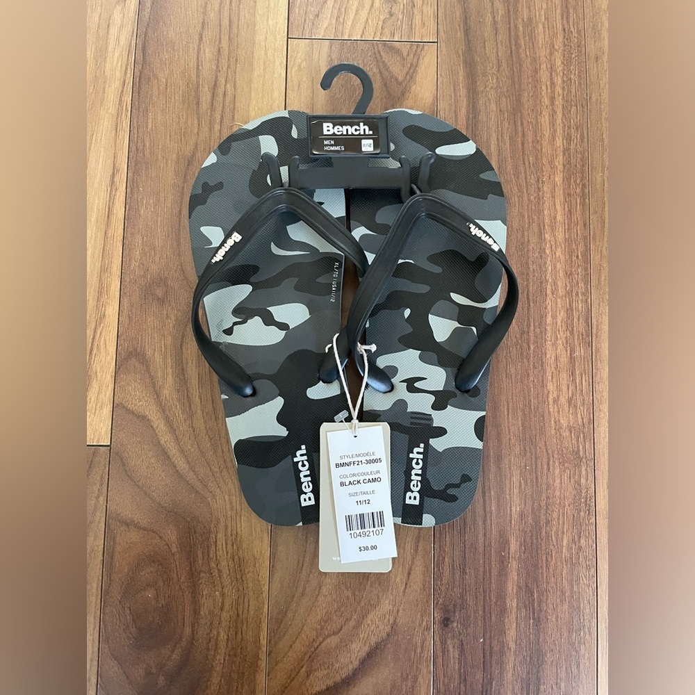 Men’s Bench Black & Grey Camo Flip Floos Size 11/12 New